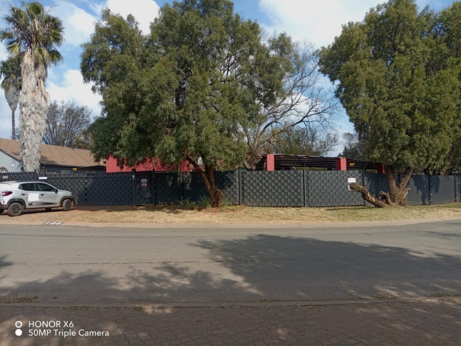 3 Bedroom Property for Sale in Ifafi North West